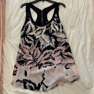 Women’s Express top